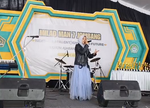Zahra Aulia Syafitri Raih Juara 1 Lomba Pop Singer Tingkat Kabupaten Jombang Zahra Aulia Syafitri Raih Juara 1 Lomba Pop Singer Tingkat Kabupaten Jombang