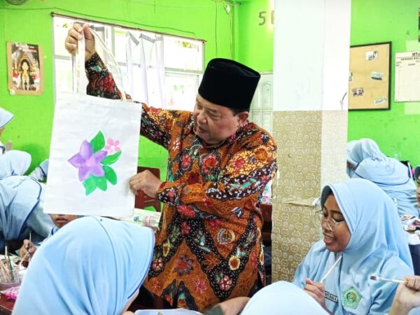 Langkah Akhir Penuh Makna: UTIK MTsN 3 Jombang Jadi Panggung Kreativitas dan Kepercayaan Diri