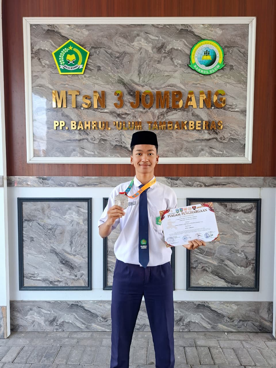Dua Siswa MTsN 3 Jombang Sabet Juara 2 di Jombang Open 2026